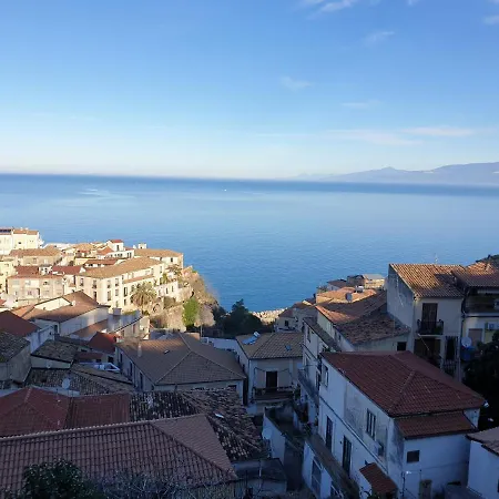 2 Bed In The Historical Center Pizzo Apartment